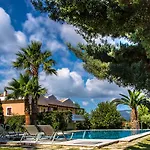 Leone Luxury Villa *