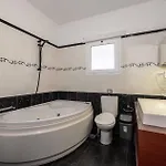 Leone Luxury Kalamákion