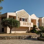 Leone Luxury Villa Kalamákion