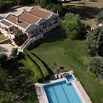 Leone Luxury Villa Kalamákion