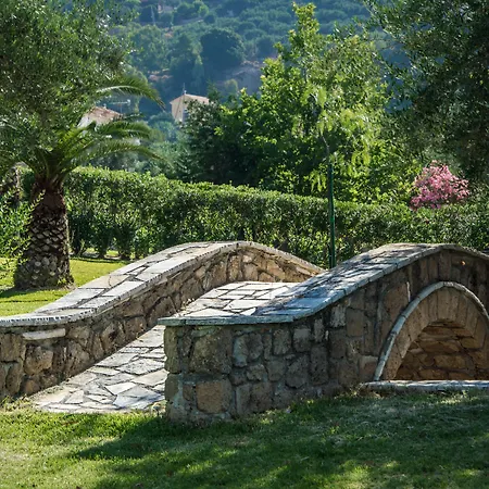 Leone Luxury Kalamákion