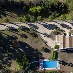 Leone Luxury Villa *