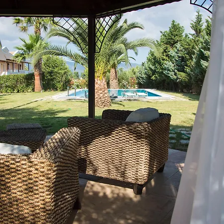 Leone Luxury Kalamákion