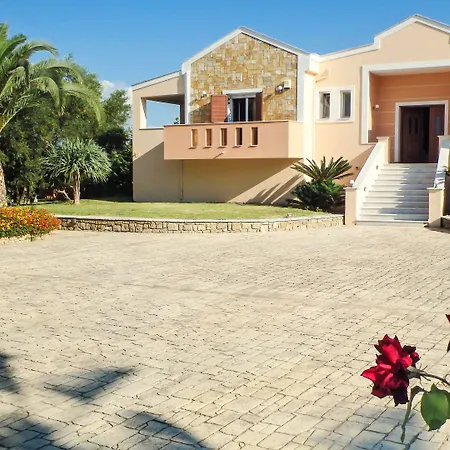 Leone Luxury Kalamákion