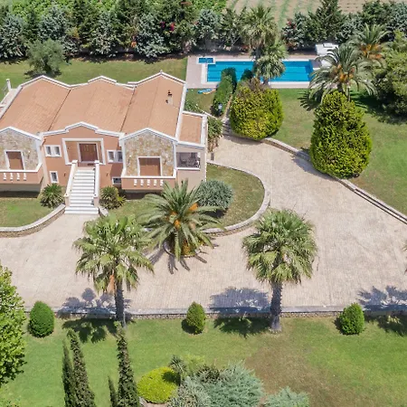 Leone Luxury וילה Kalamákion