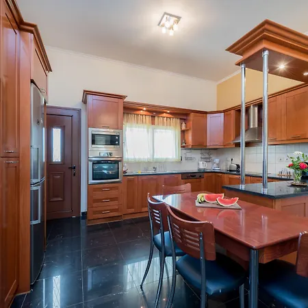 וילה Leone Luxury *