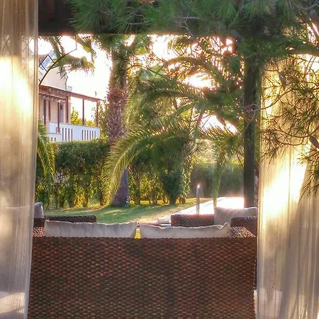 Leone Luxury Villa