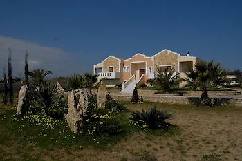 Leone Luxury * Kalamákion