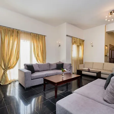 Leone Luxury Villa *