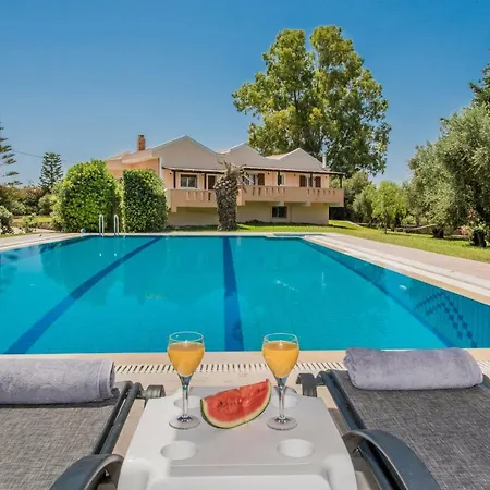 Leone Luxury Villa *