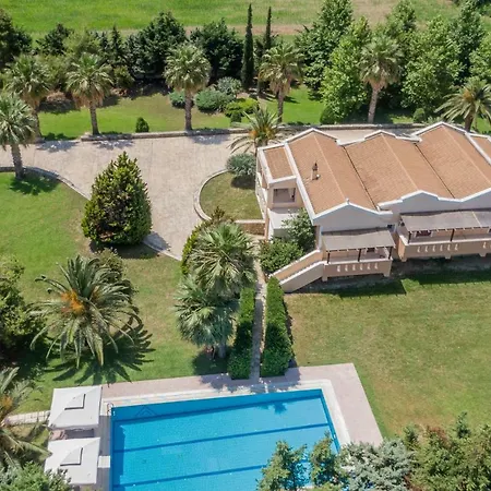 Leone Luxury Villa