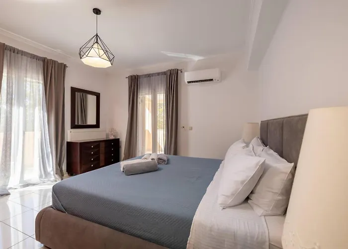 Leone Luxury Villa *