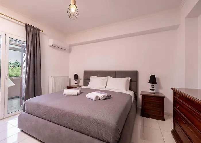 Leone Luxury Villa