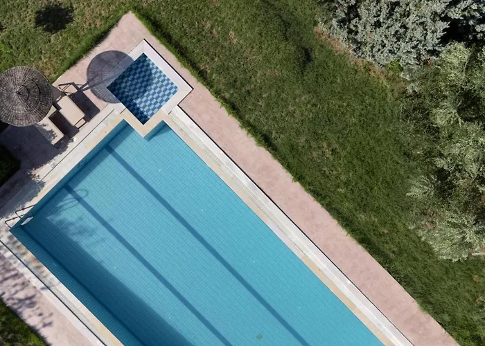 Leone Luxury Villa
