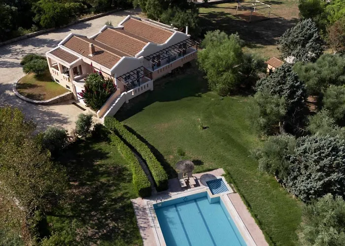 Leone Luxury Villa Kalamákion