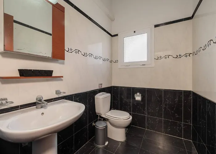 Leone Luxury Villa