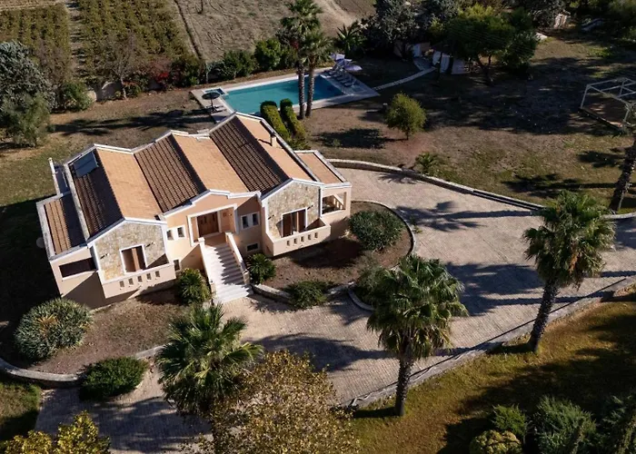 Villa Leone Luxury Kalamákion