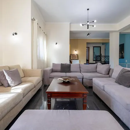 Leone Luxury Villa Kalamákion