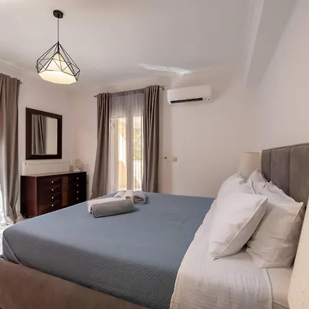 Leone Luxury Villa *