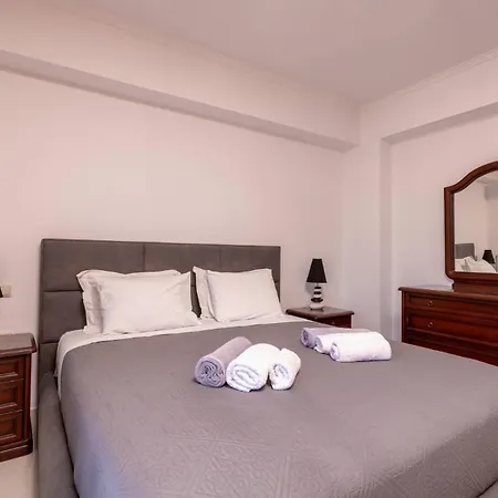 Leone Luxury Villa Kalamákion