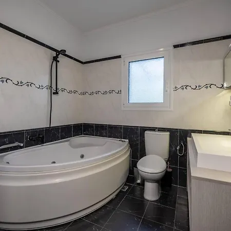 Leone Luxury Villa *