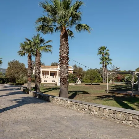 Leone Luxury Villa *