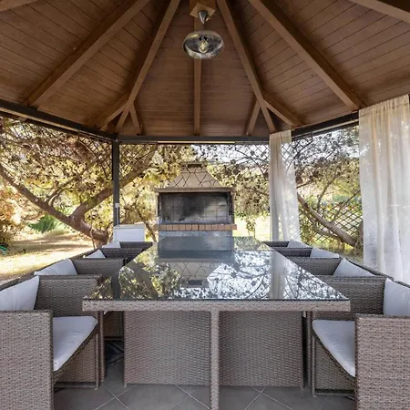 Villa Leone Luxury Kalamákion