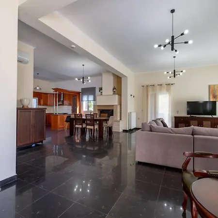 Leone Luxury Kalamákion