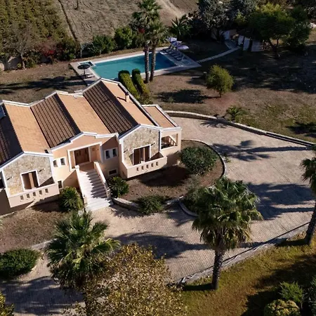 Villa Leone Luxury Kalamákion