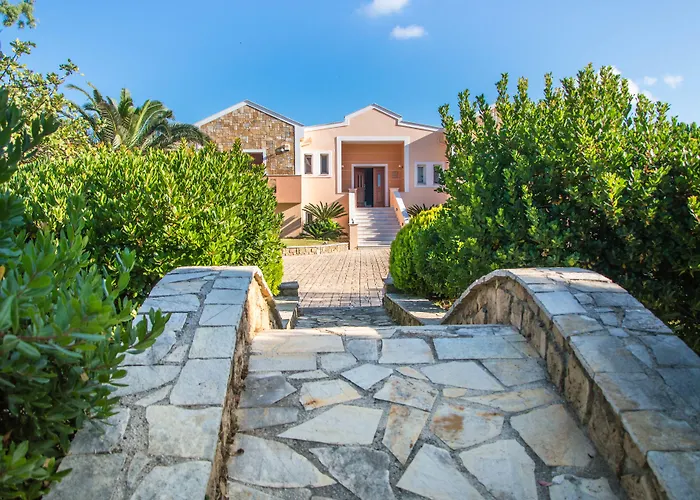 Leone Luxury Villa