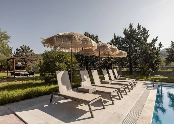Leone Luxury Kalamákion