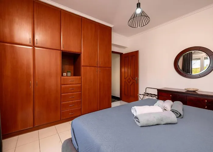 Leone Luxury Villa