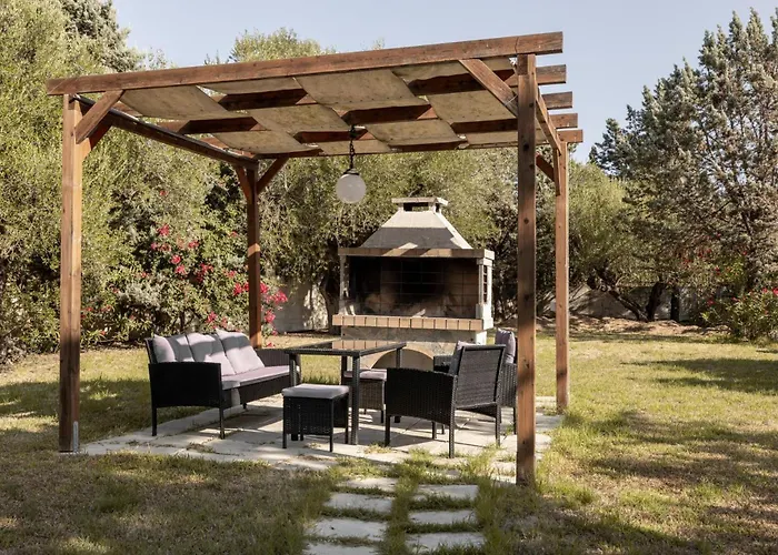 Leone Luxury Villa *